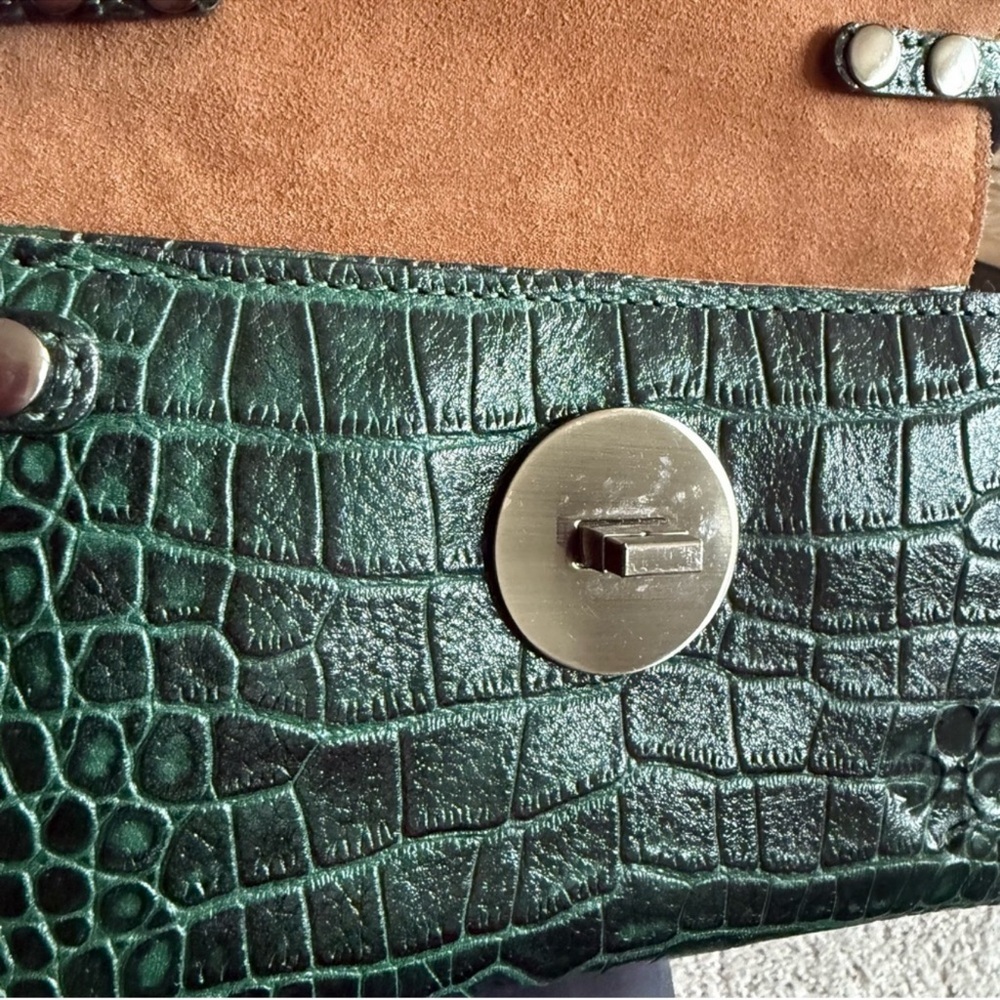 Patricia Nash Christmas pine green leather croc reptile crossbody & wallet  bag - Picture 6 of 16